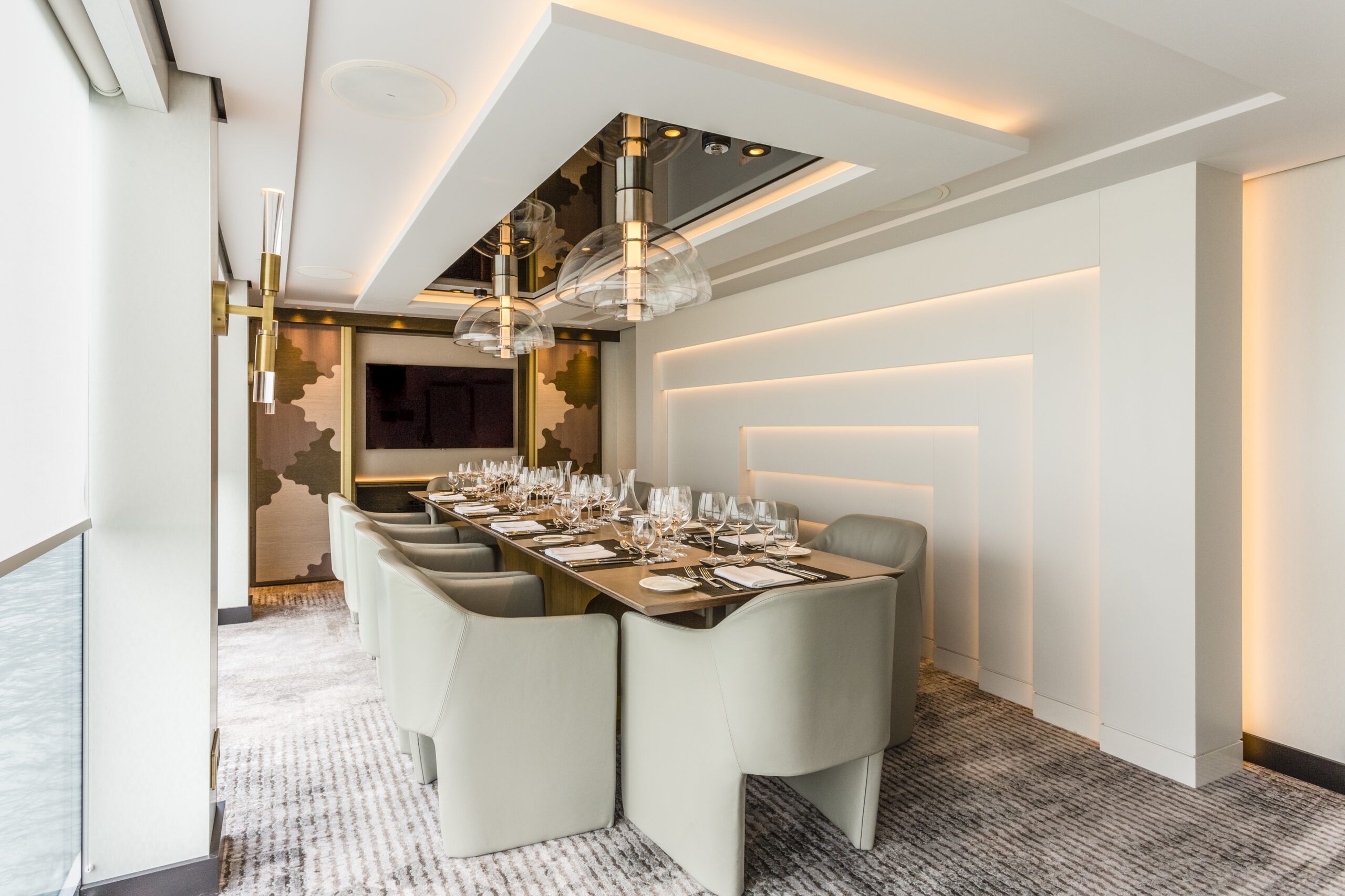 Debussy VintageRoomAug2017018